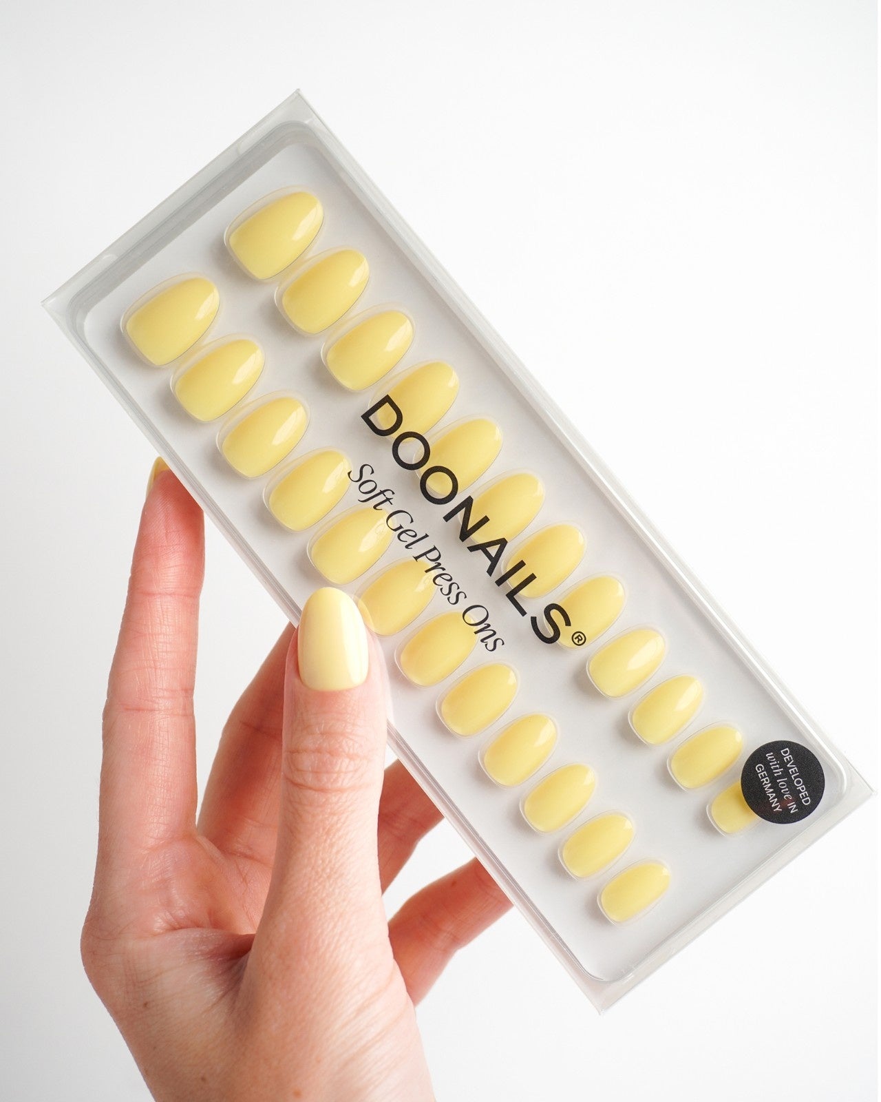 Lemon Sorbet Short Round Soft Gel Press Ons