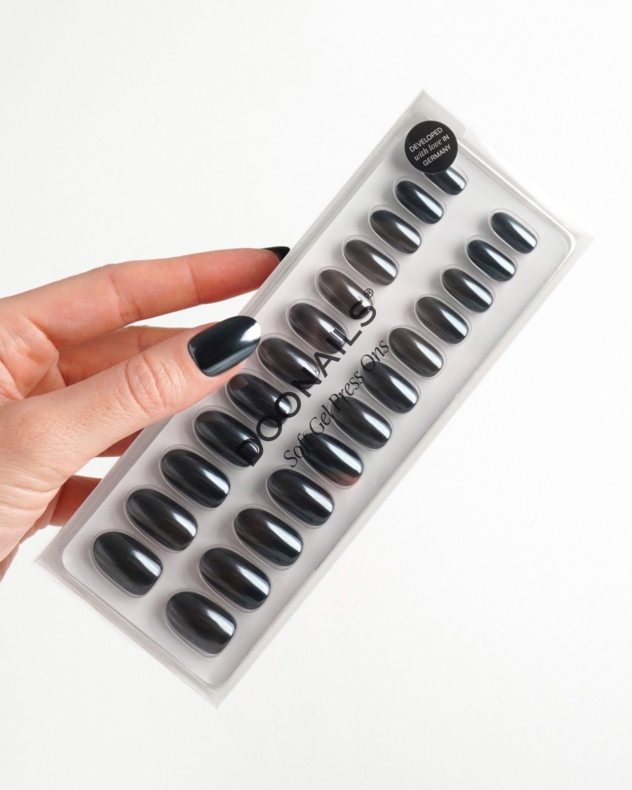 Black Pearl Medium Round Soft Gel Press Ons - Doonails US