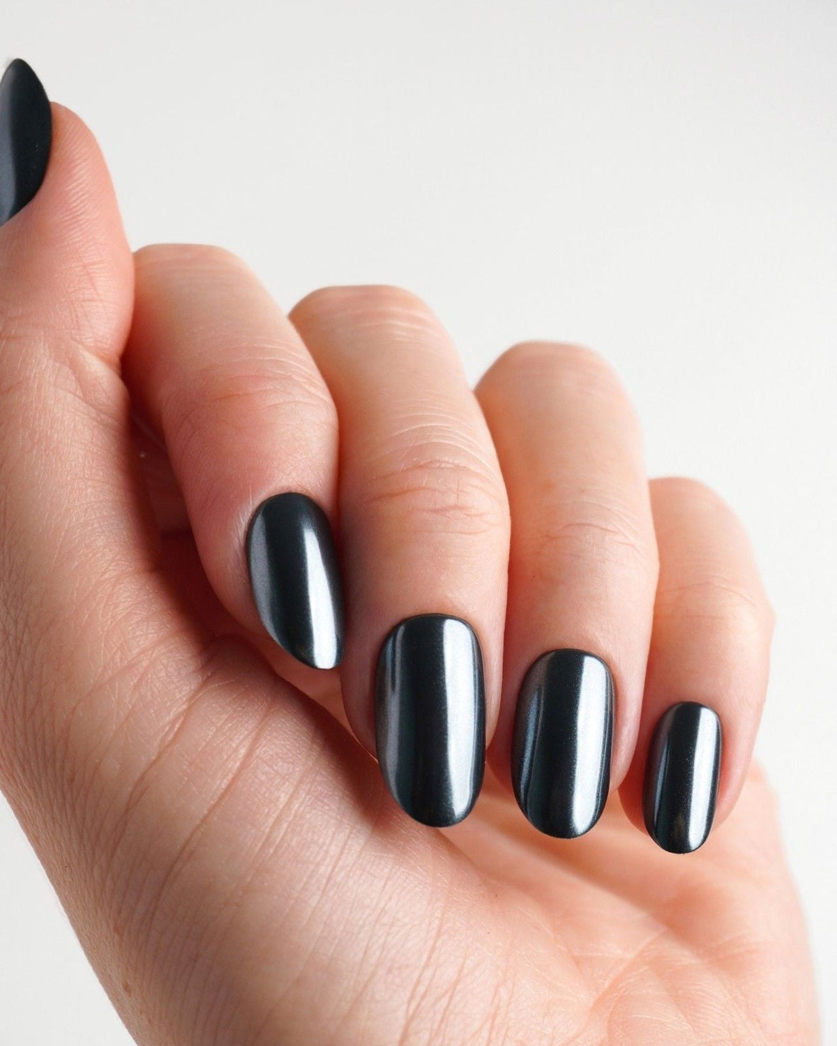 Black Pearl Medium Round Soft Gel Press Ons - Doonails US